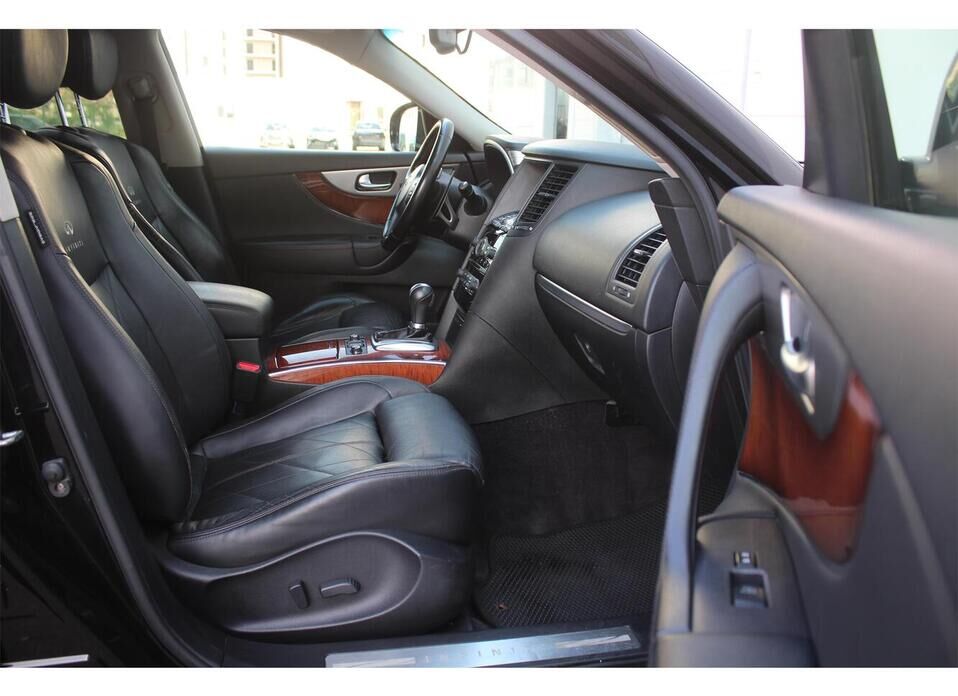 Infiniti FX FX37 3.7 AT (333 л.с.) 4WD