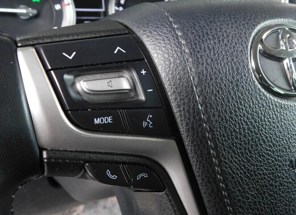 Toyota Land Cruiser, 200 Series Рестайлинг 2 4.5d AT (249 л.с.) 4WD