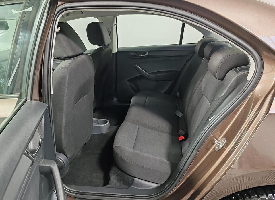Skoda Rapid, I Рестайлинг 1.6 MT (90 л.с.)