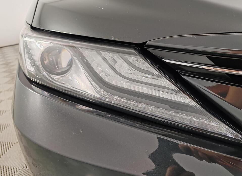 Toyota Camry 2.5 AT (209 л.с.)