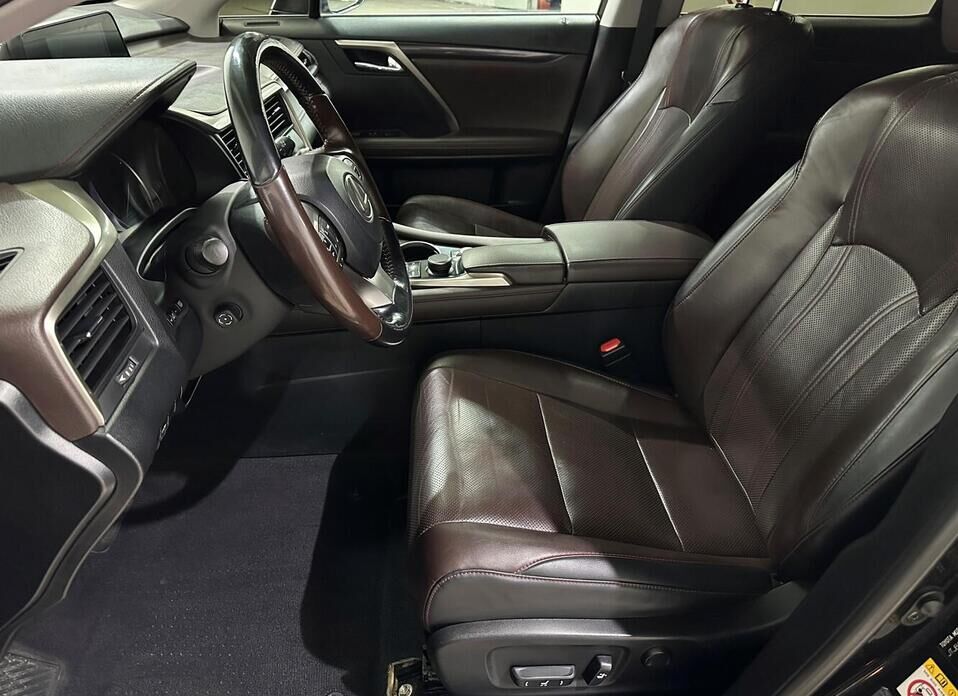 Lexus RX, IV 200t 2.0 AT (238 л.с.) 4WD