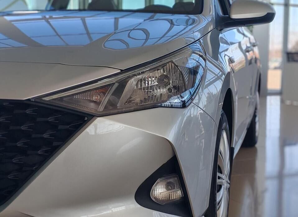 Hyundai Solaris, II Рестайлинг 1.6 AT (123 л.с.)