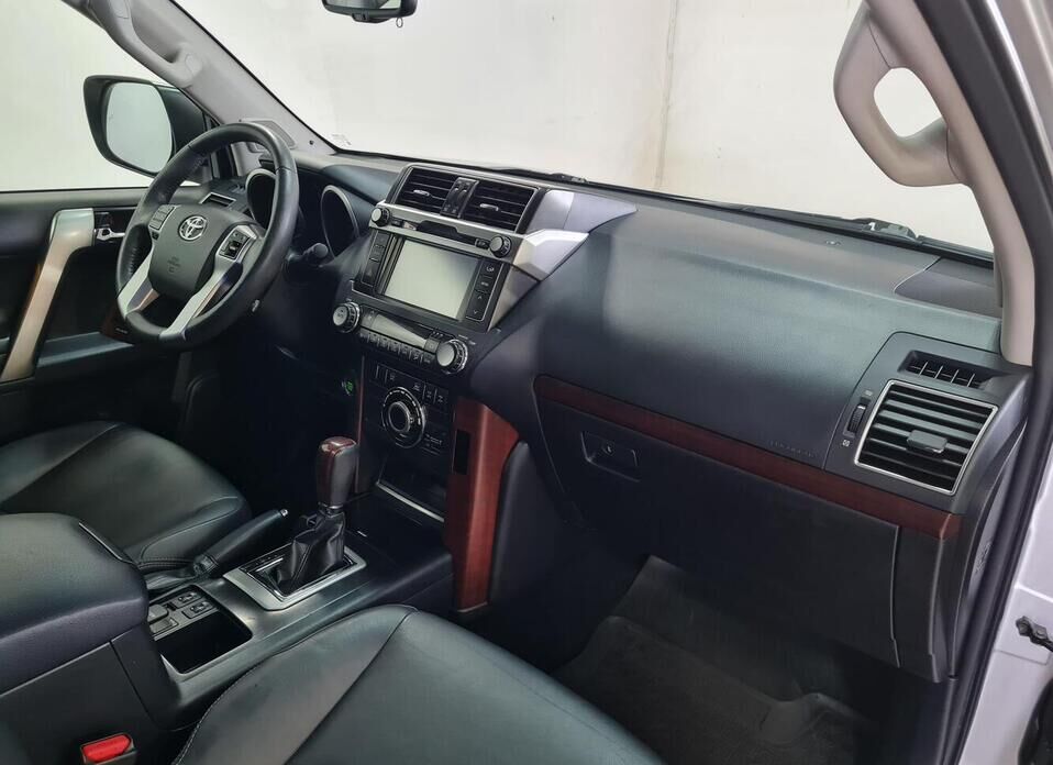 Toyota Land Cruiser Prado, 150 Series Рестайлинг 1 3.0d AT (173 л.с.) 4WD