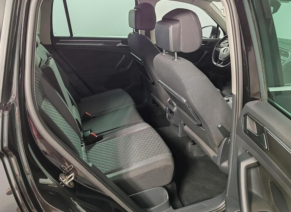 Volkswagen Tiguan 2.0 AMT (180 л.с.) 4WD