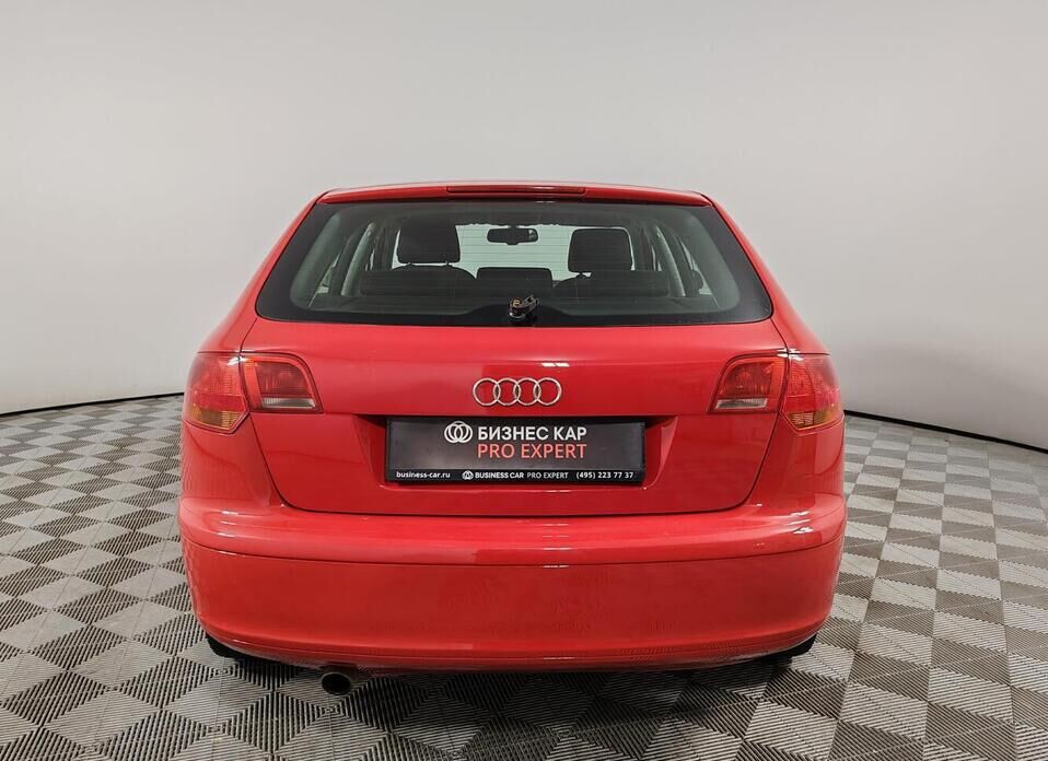 Audi A3, II (8P) Рестайлинг 1 1.6 AT (102 л.с.)
