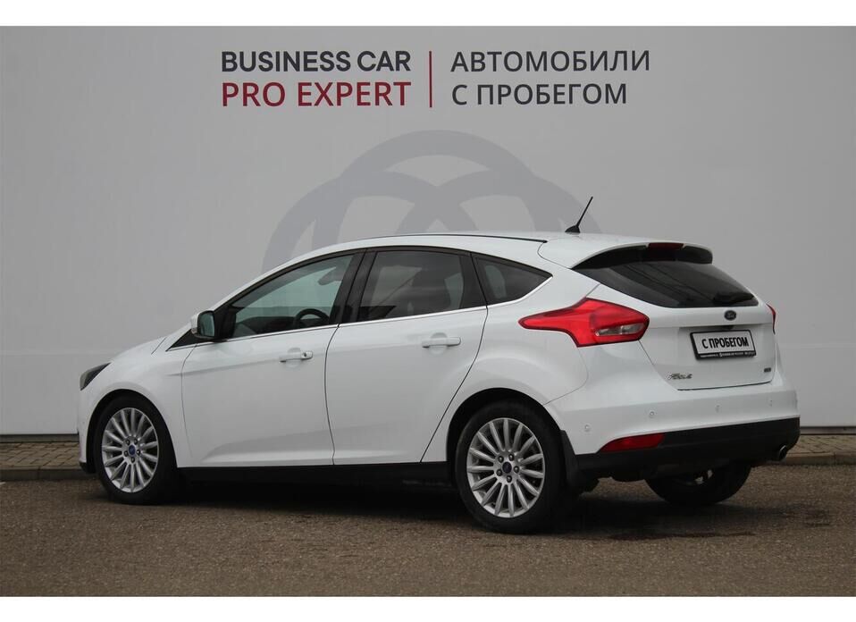 Ford Focus ST, III Рестайлинг 2.0 MT (250 л.с.)