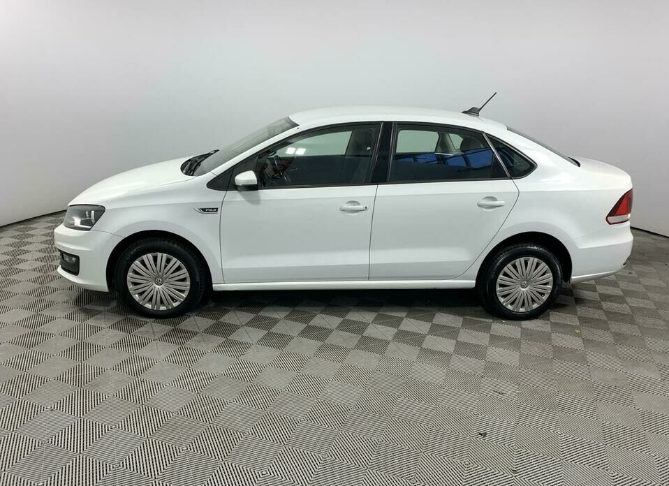 Volkswagen Polo 1.6 AT (110 л.с.)