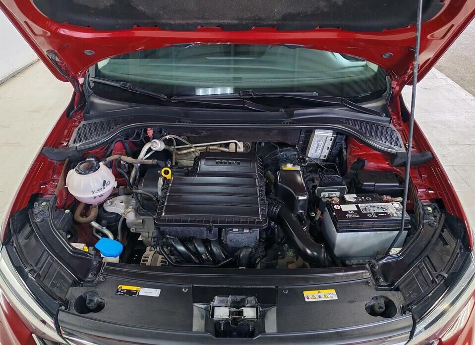 Volkswagen Polo, VI 1.6 AT (110 л.с.)