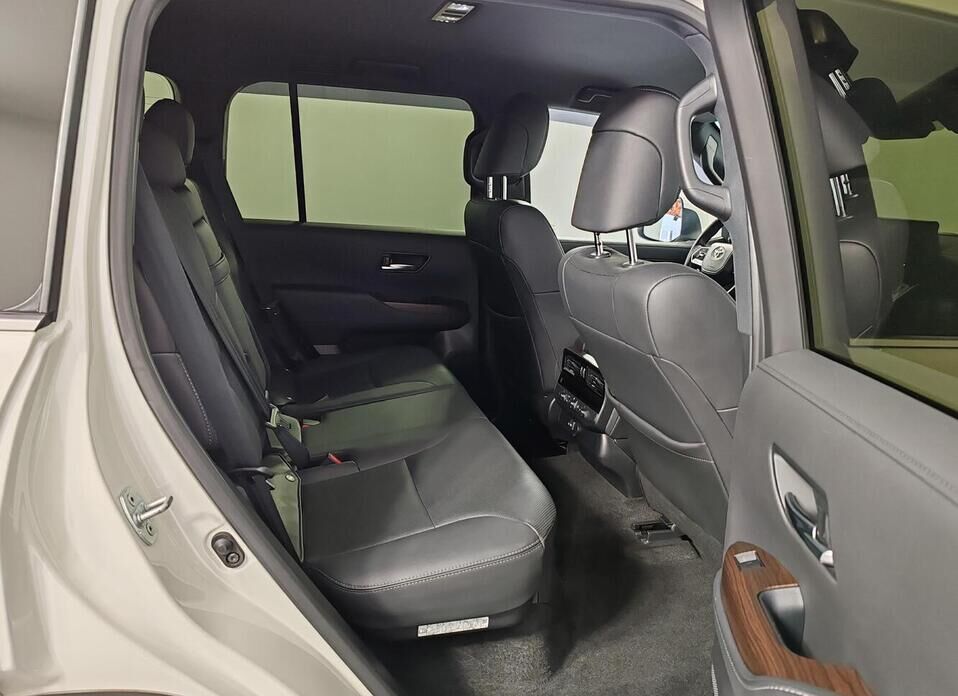 Toyota Land Cruiser, 300 Series 3.5 AT (415 л.с.) 4WD
