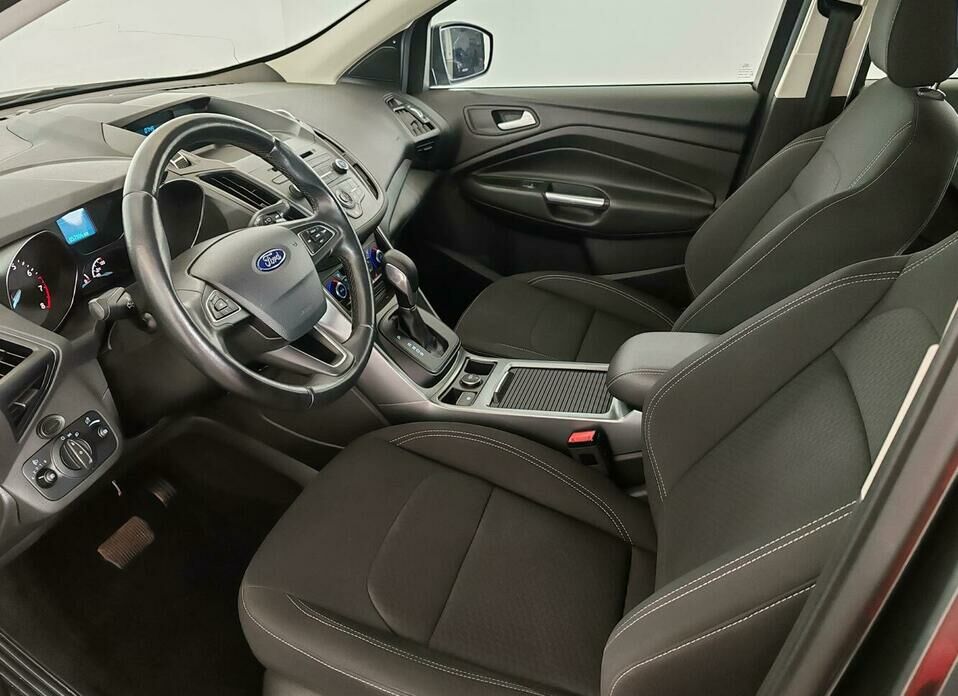 Ford Kuga 2.5 AT (150 л.с.)