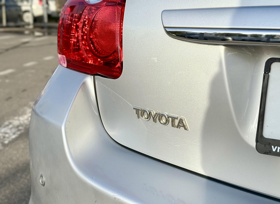 Toyota Auris, I Рестайлинг 1.6 MT (132 л.с.)