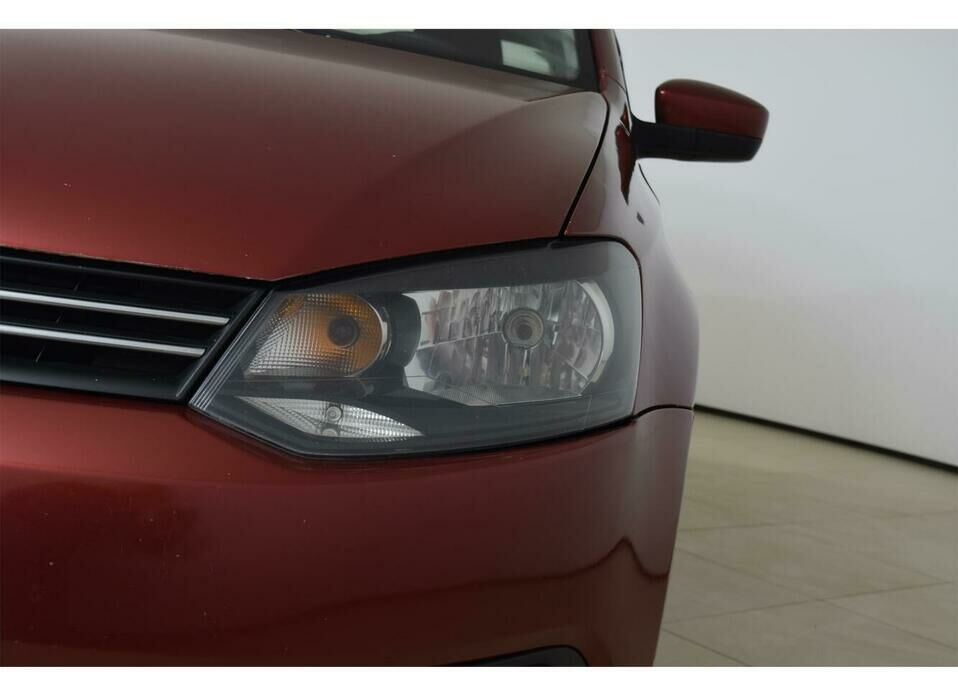 Volkswagen Polo 1.6 MT (105 л.с.)