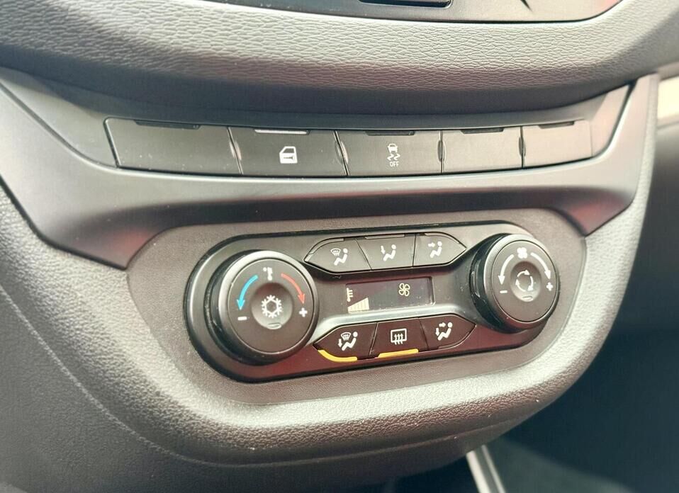 LADA (ВАЗ) Vesta, I 1.6 MT (106 л.с.)