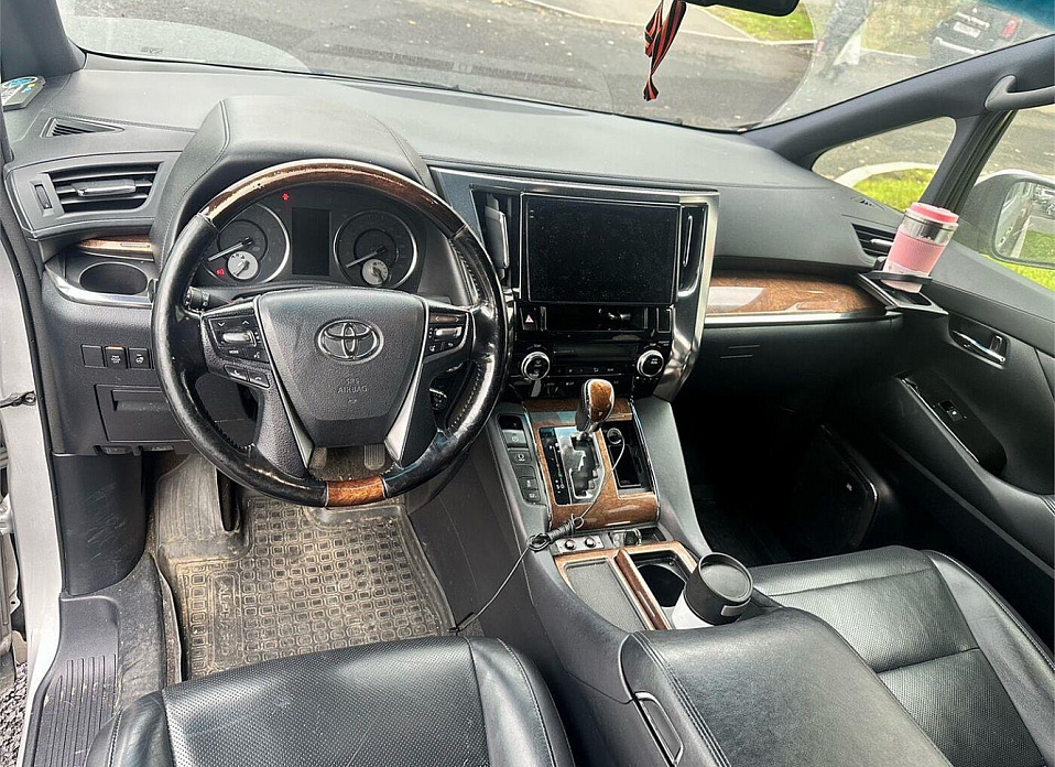 Toyota Alphard, III 3.5 AT (275 л.с.)