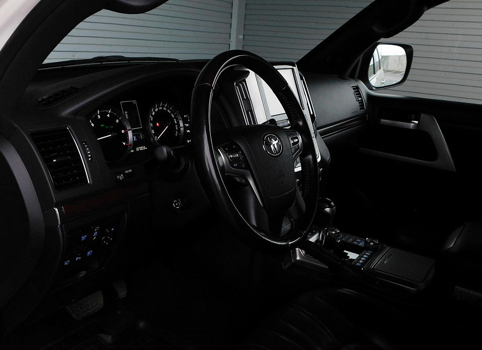 Toyota Land Cruiser, 200 Series Рестайлинг 2 4.6 AT (309 л.с.) 4WD