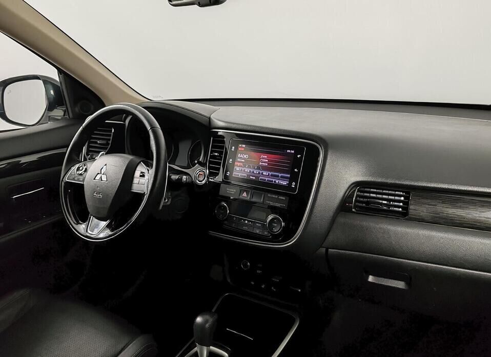 Mitsubishi Outlander, III Рестайлинг 2 2.4 CVT (167 л.с.) 4WD