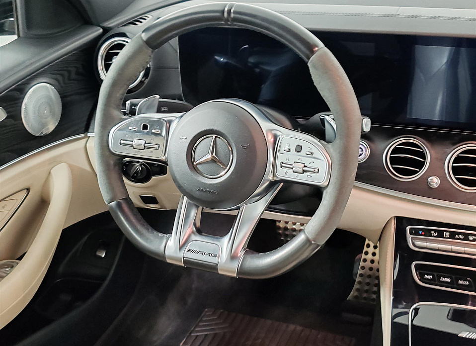 Mercedes-Benz E-Класс AMG, V (W213) 63 AMG S 4.0 AT (612 л.с.) 4WD