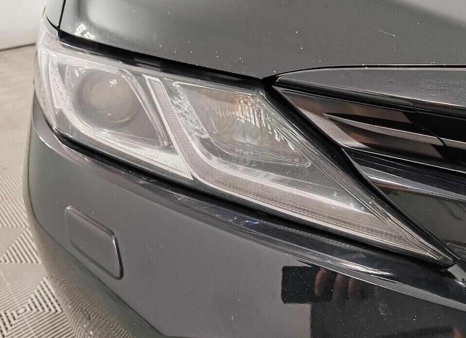 Toyota Camry 2.5 AT (181 л.с.)