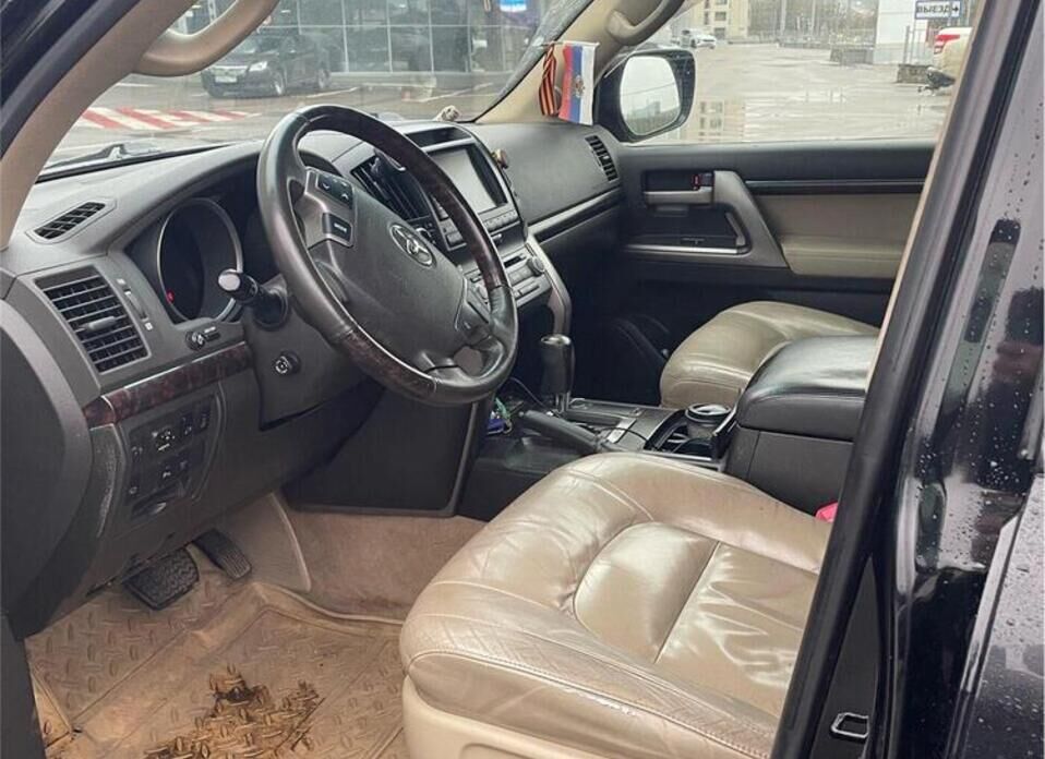 Toyota Land Cruiser, 200 Series 4.5d AT (235 л.с.) 4WD