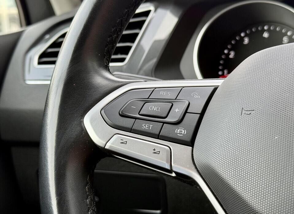 Volkswagen Tiguan, II Рестайлинг 1.4 MT (125 л.с.)