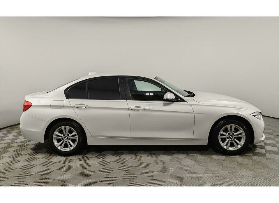 BMW 3 серии 318i 1.5 AT (136 л.с.)