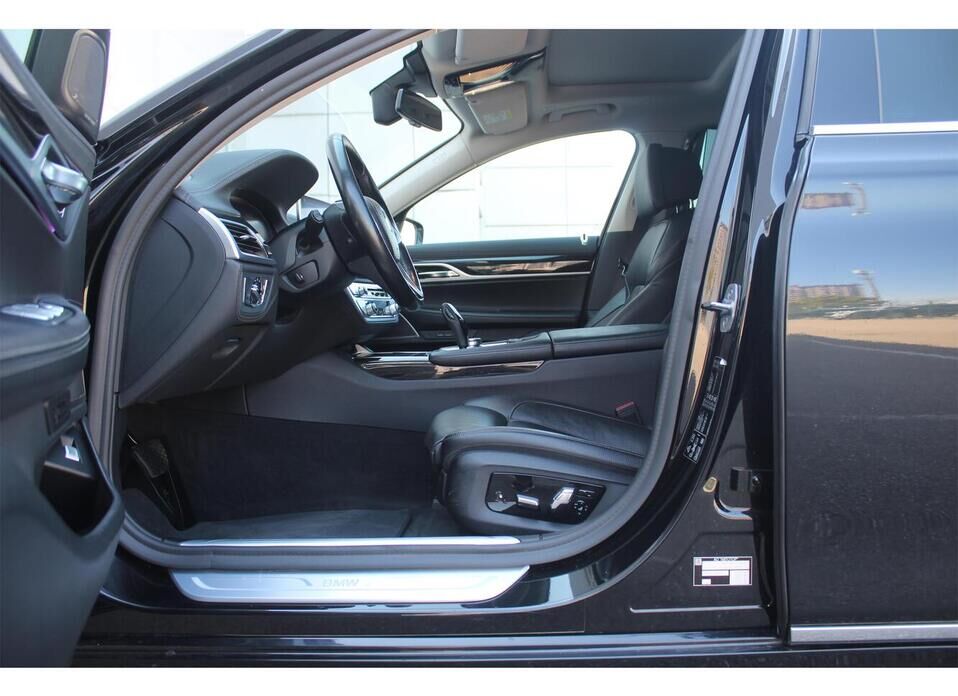 BMW 7 серии, VI (G11/G12) Рестайлинг 730Ld xDrive 3.0d AT (249 л.с.) 4WD