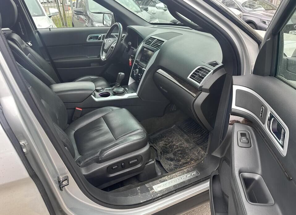 Ford Explorer, V 3.5 AT (294 л.с.) 4WD