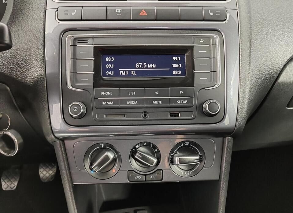 Volkswagen Polo 1.6 MT (110 л.с.)
