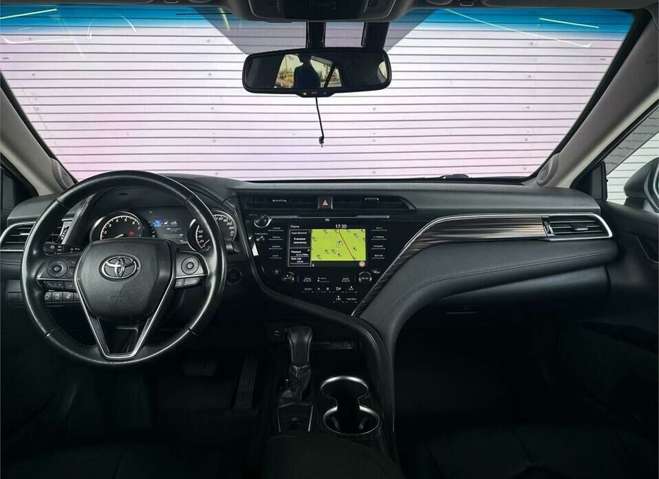 Toyota Camry 2.5 AT (181 л.с.)