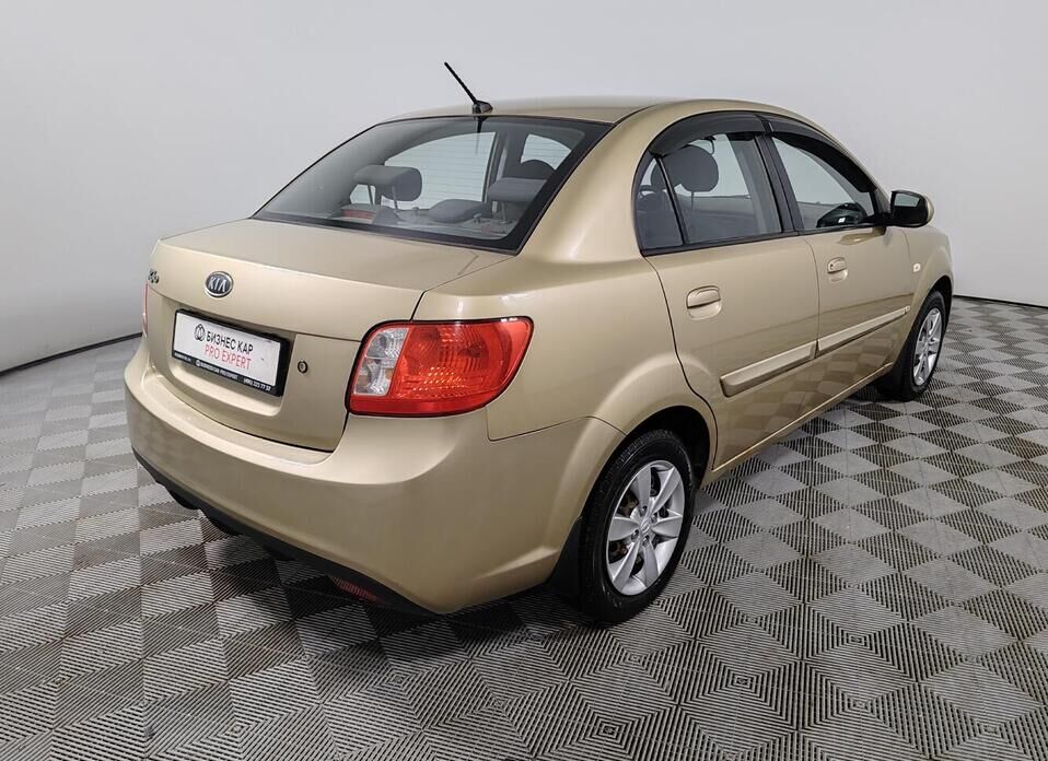 Kia Rio, II Рестайлинг 1.4 AT (95 л.с.)