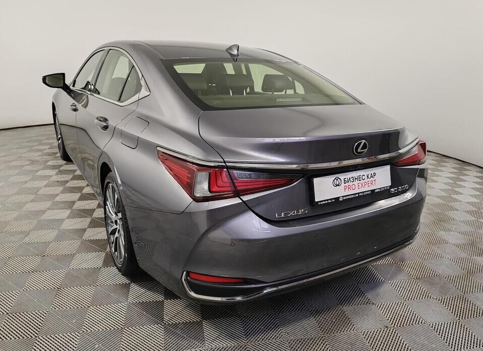 Lexus ES, VII 250 2.5 AT (200 л.с.)