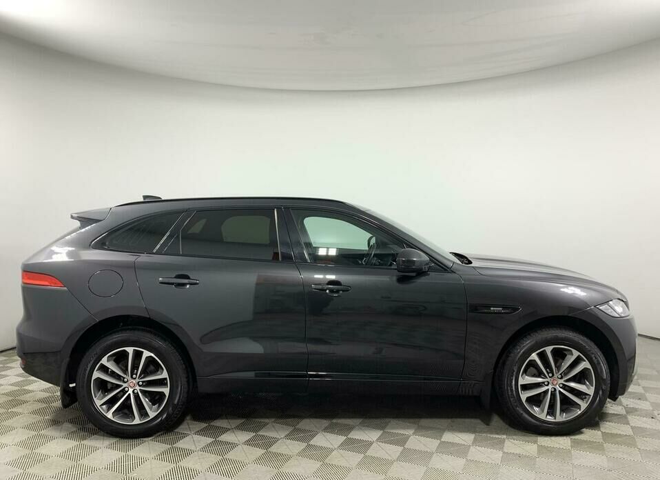 Jaguar F-Pace 2.0 AT (249 л.с.) 4WD