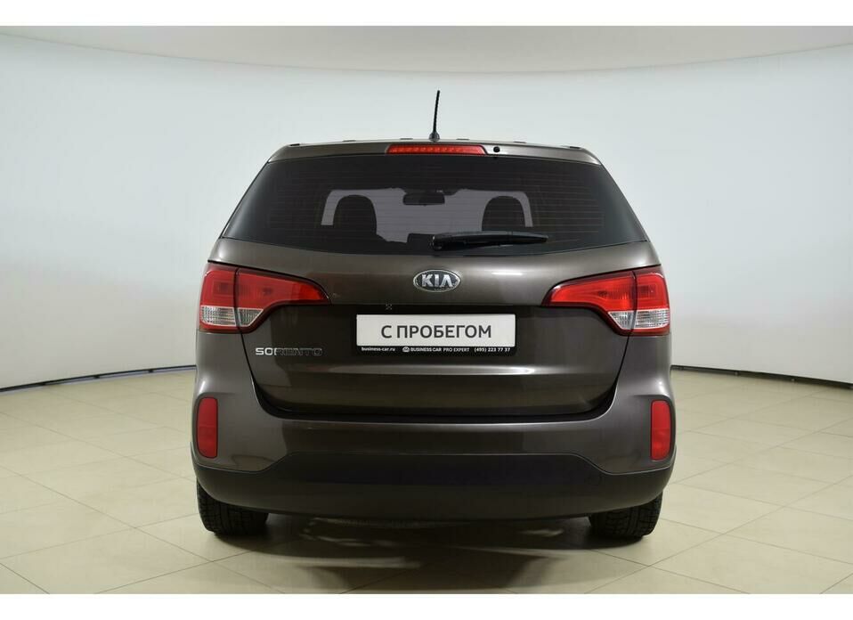 Kia Sorento 2.4 MT (175 л.с.)