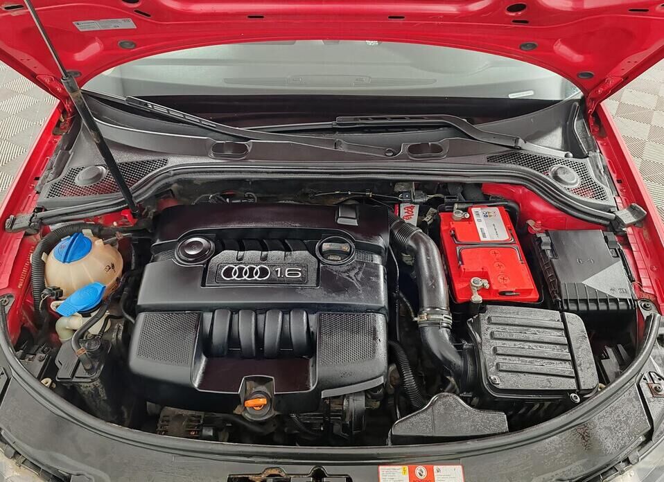 Audi A3, II (8P) Рестайлинг 1 1.6 AT (102 л.с.)