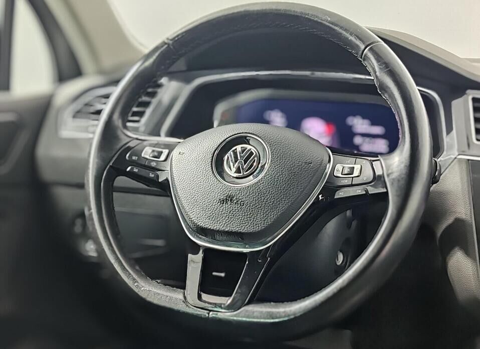 Volkswagen Tiguan, II 2.0d AMT (150 л.с.) 4WD