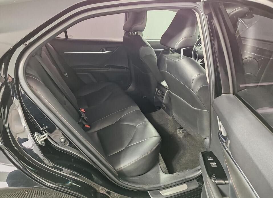 Toyota Camry, VIII (XV70) 2.5 AT (181 л.с.)