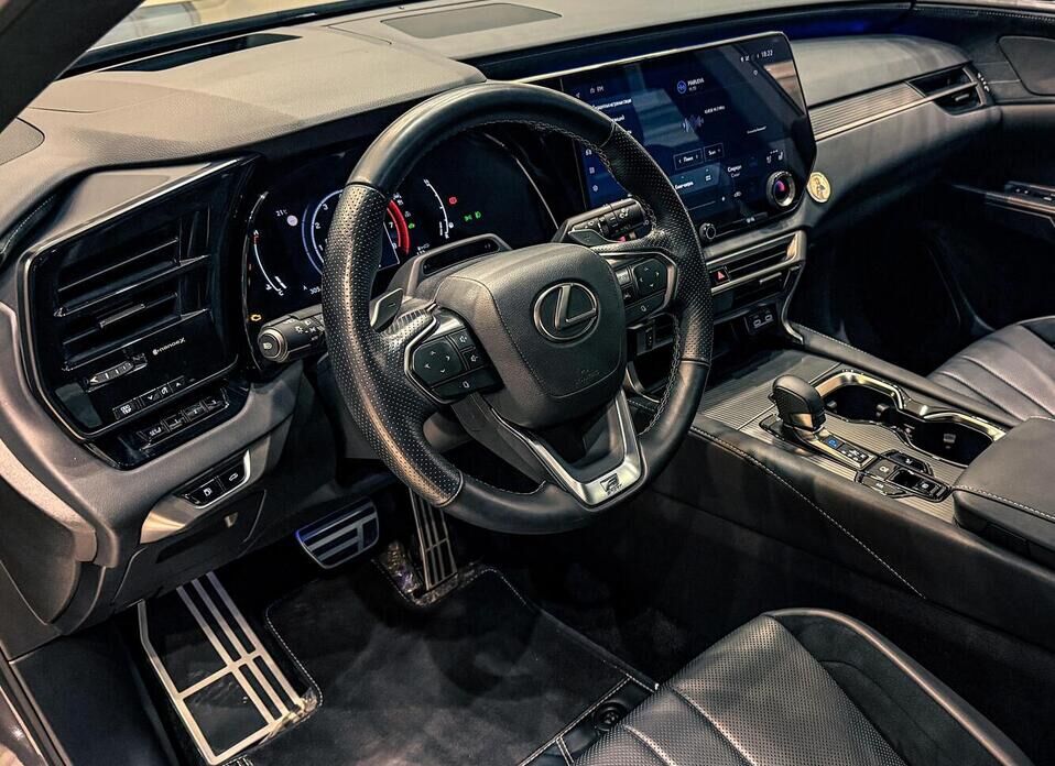 Lexus RX, V 500h 2.4hyb AT (371 л.с.) 4WD