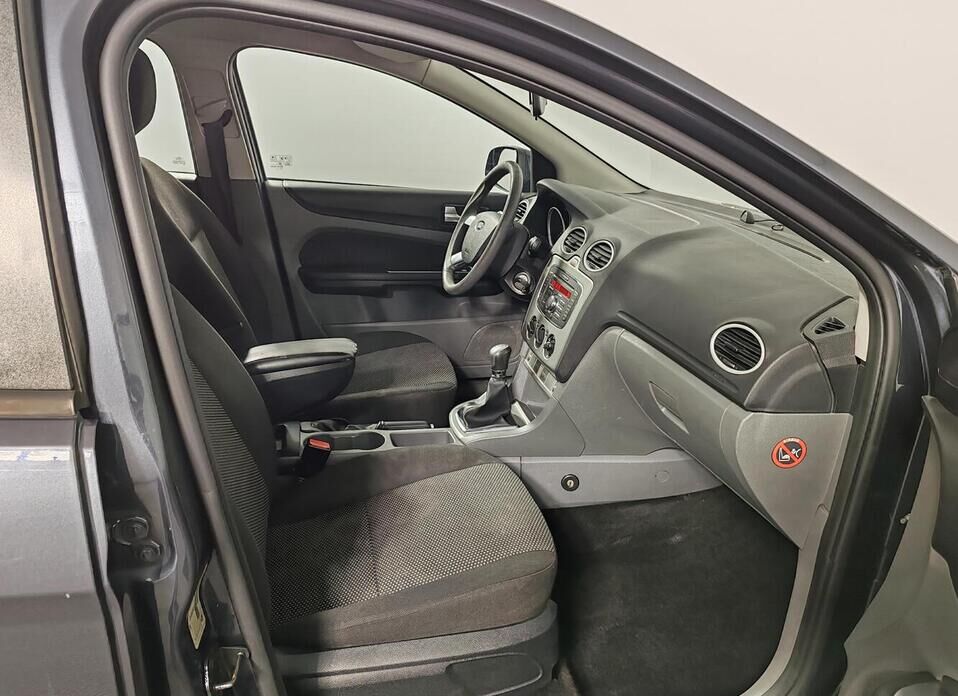 Ford Focus, II Рестайлинг 1.6 MT (100 л.с.)