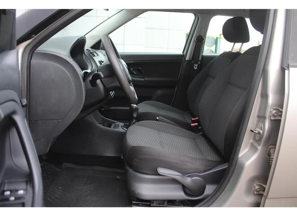 Skoda Fabia, II 1.4 MT (86 л.с.)