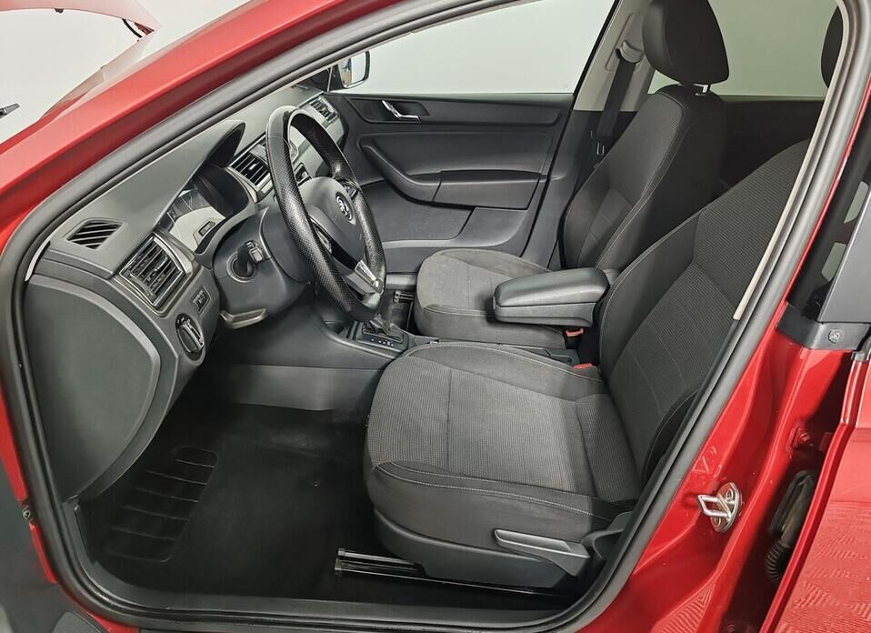 Skoda Rapid, I 1.6 AT (110 л.с.)