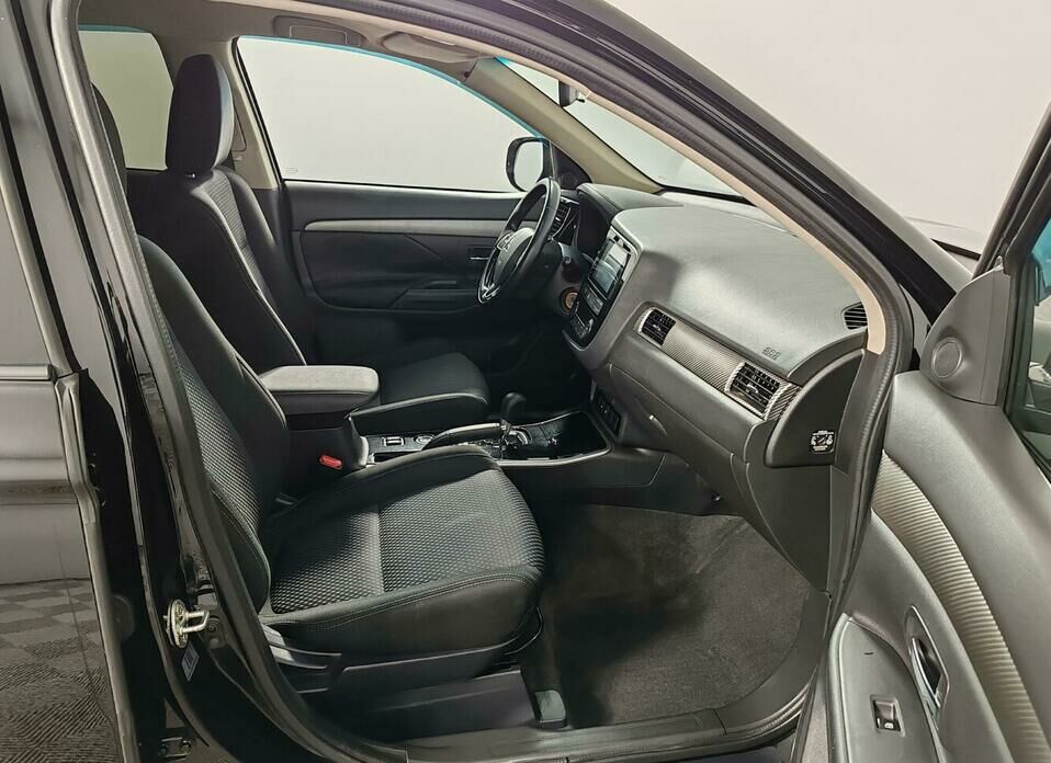 Mitsubishi Outlander 2.0 CVT (146 л.с.) 4WD