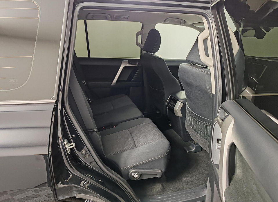 Toyota Land Cruiser Prado, 150 Series Рестайлинг 2 2.8d AT (177 л.с.) 4WD