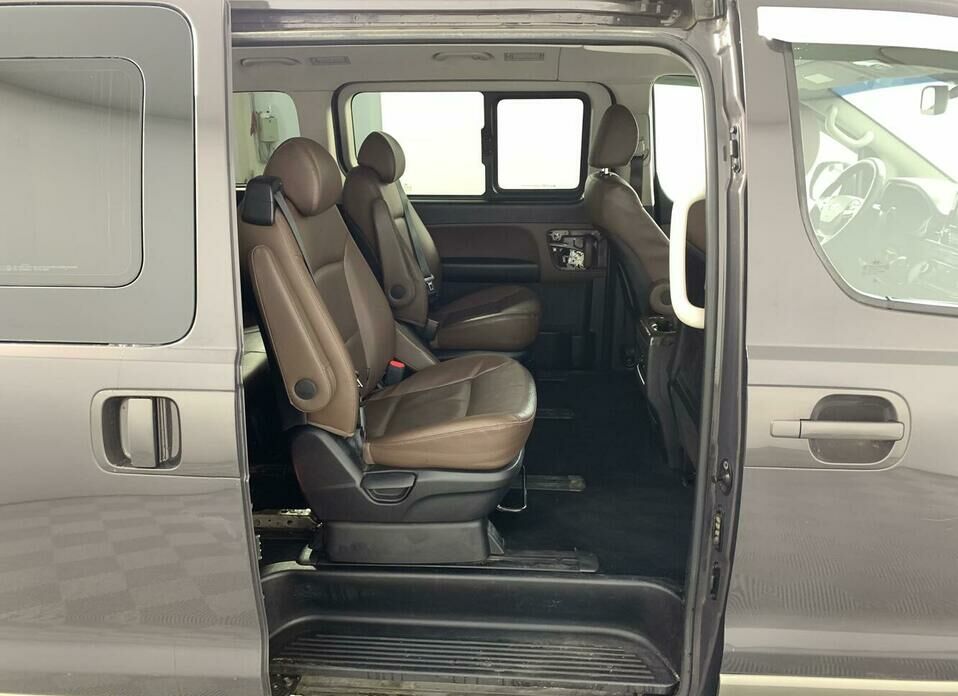 Hyundai Grand Starex 2.5d AT (175 л.с.)