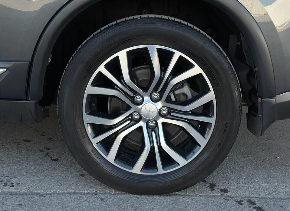 Mitsubishi Outlander 3.0 AT (227 л.с.) 4WD