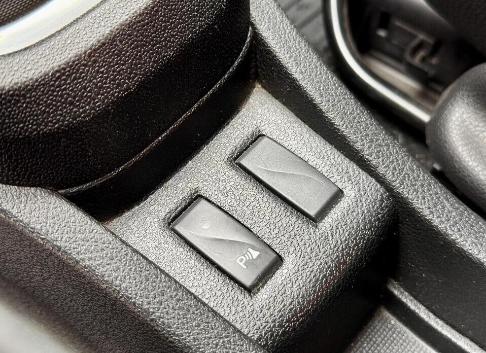 LADA (ВАЗ) XRAY, I 1.6 MT (110 л.с.)