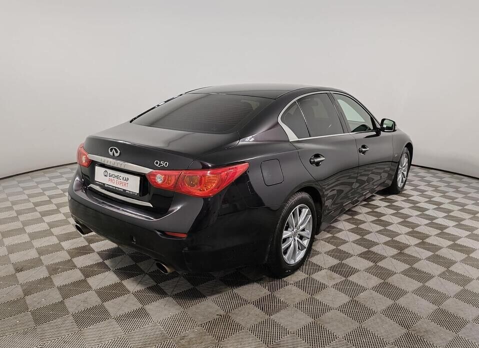 Infiniti Q50, I 2.0 AT (211 л.с.)
