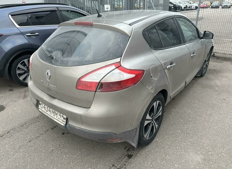 Renault Megane 1.6 AT (106 л.с.)