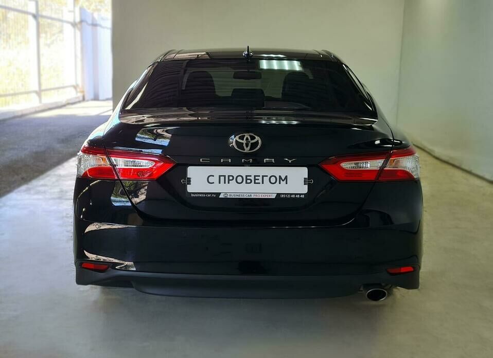 Toyota Camry 2.5 AT (200 л.с.)