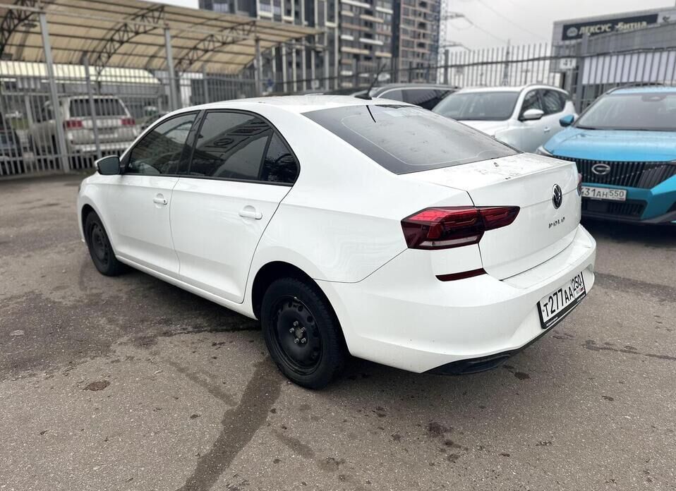 Volkswagen Polo, VI 1.6 AT (110 л.с.)