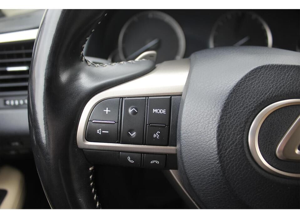 Lexus RX, IV Рестайлинг 300 2.0 AT (238 л.с.) 4WD